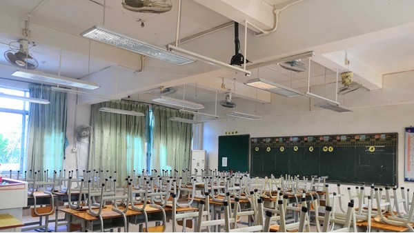 教室照明要符合國(guó)家標(biāo)準(zhǔn)，才能有利于中小學(xué)生預(yù)防近視