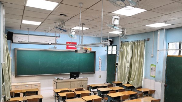 打響校園近視“阻擊戰(zhàn)”，學(xué)校需要配備護(hù)眼教室燈具