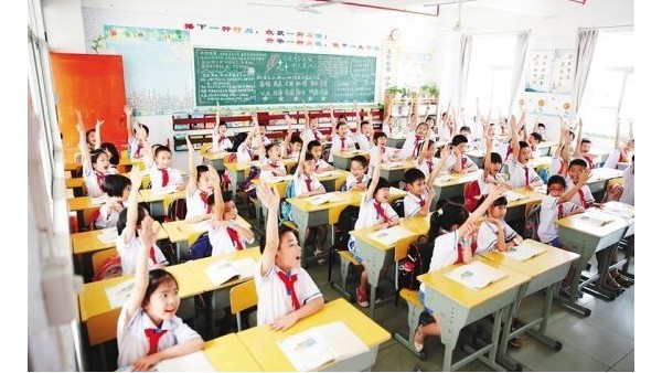 呵護(hù)青少年視力健康，為什么教室要選擇護(hù)眼教室燈具？