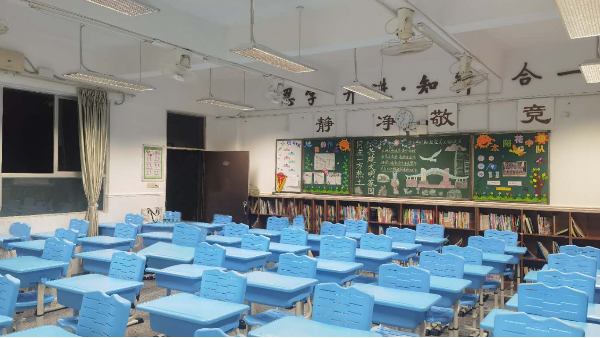 中小學校教室照明要達到衛(wèi)生標準率100％認準華輝教育照明